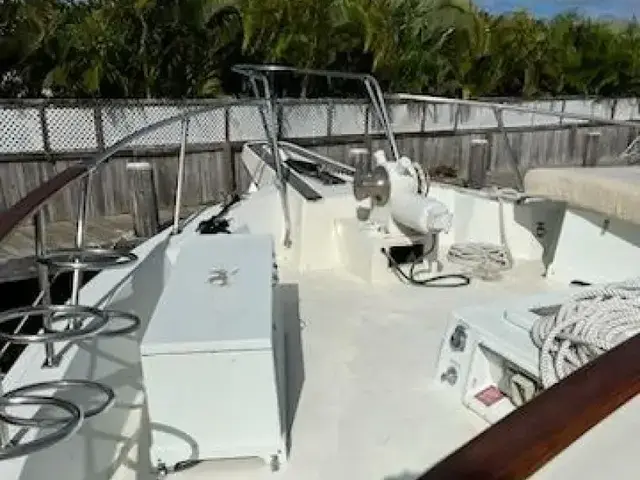 Hatteras 65 Long Range Cruiser