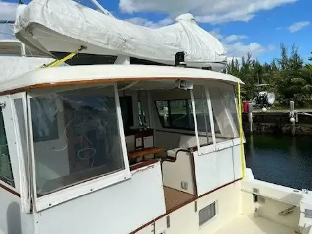 Hatteras 65 Long Range Cruiser