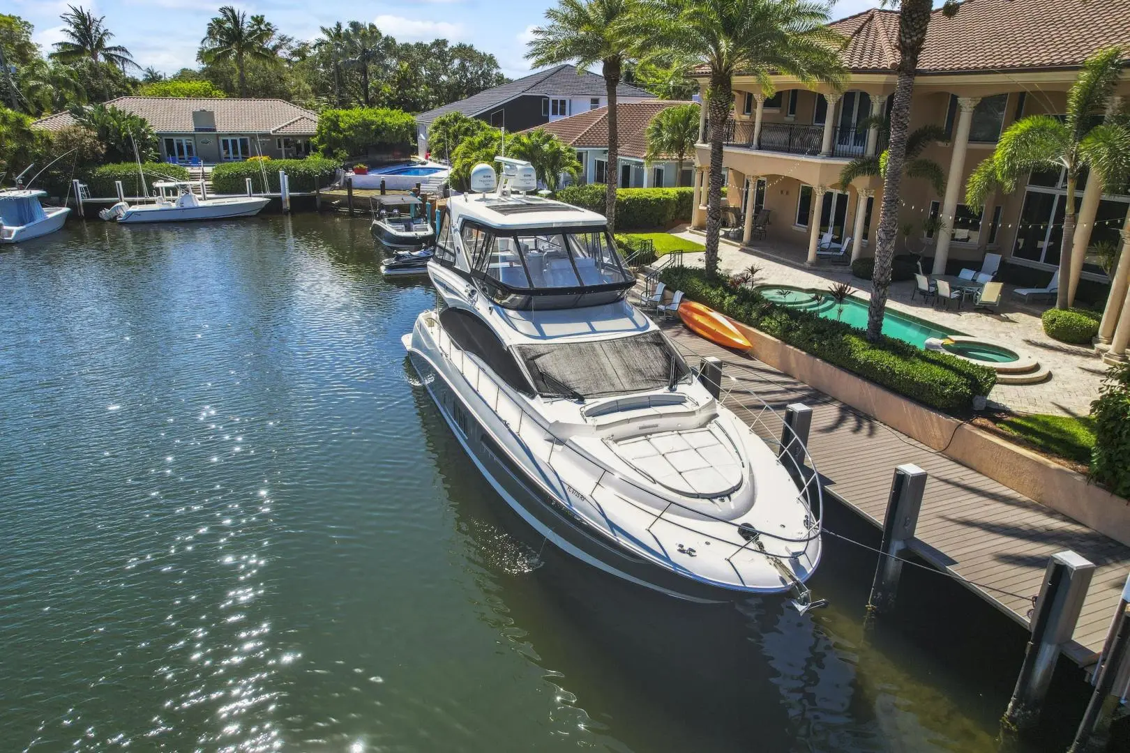 2018 Sea Ray l590 fly