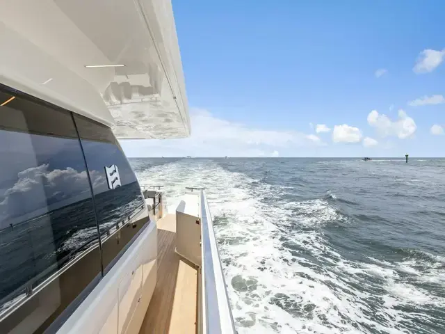 Ferretti Yachts 850