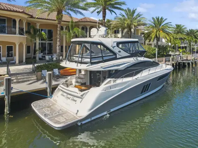 Sea Ray 590 Fly Bridge