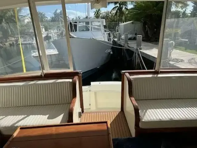 Hatteras 65 Long Range Cruiser