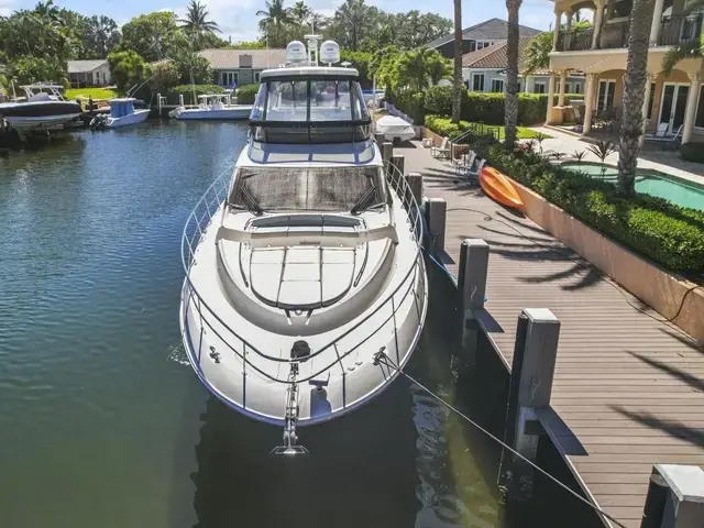 Sea Ray 590 Fly Bridge