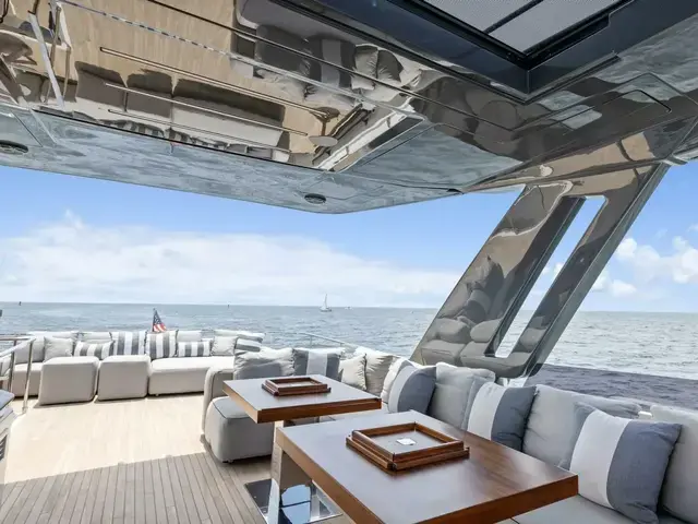 Ferretti Yachts 850