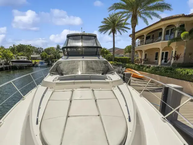 Sea Ray 590 Fly Bridge