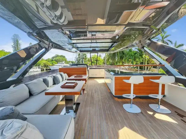 Ferretti Yachts 850