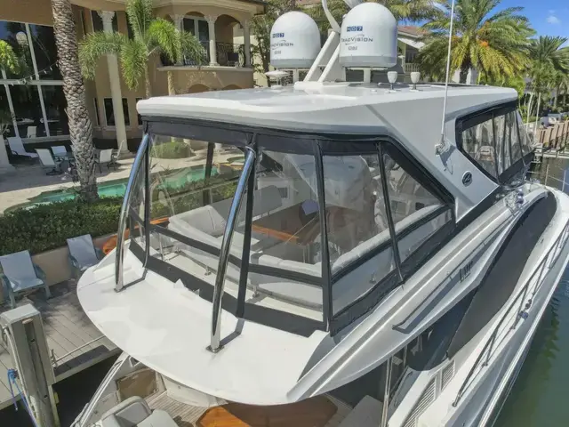 Sea Ray 590 Fly Bridge