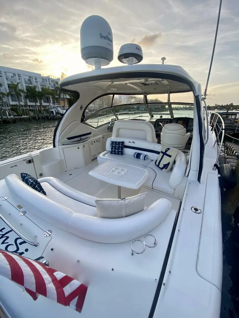 2005 Sea Ray sundancer 420