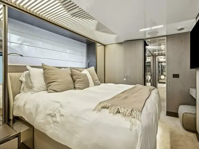 Ferretti Yachts 850