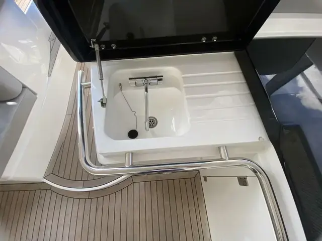 Sunseeker Portofino 48