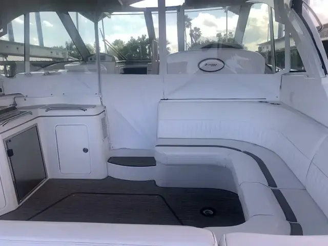 Cruisers Yachts 420 Sport Coupe