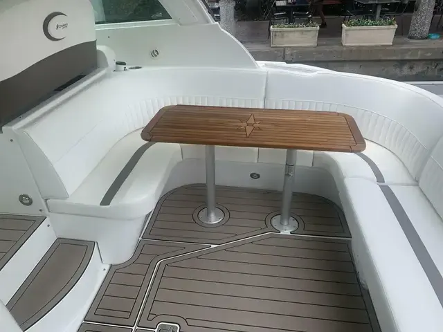 Cruisers Yachts 420 Sport Coupe