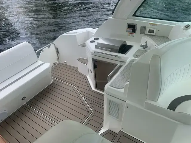 Cruisers Yachts 420 Sport Coupe