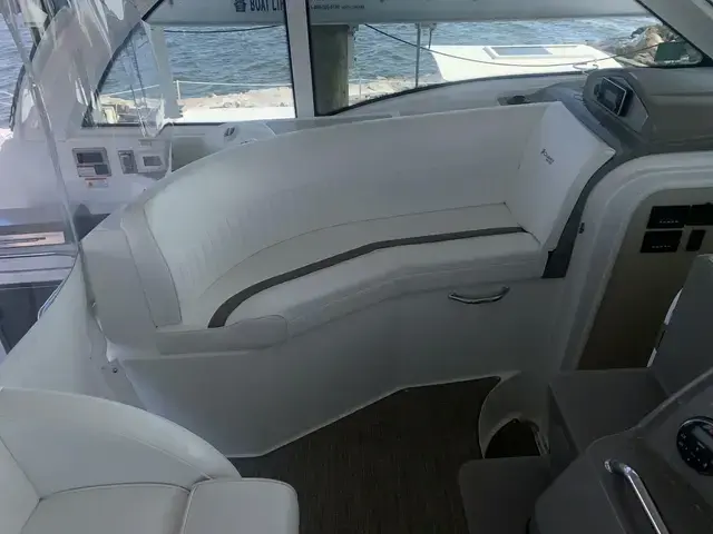 Cruisers Yachts 420 Sport Coupe