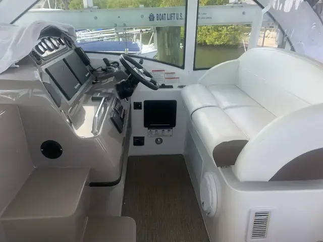 Cruisers Yachts 420 Sport Coupe