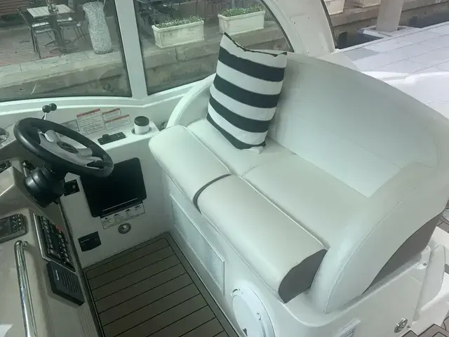 Cruisers Yachts 420 Sport Coupe