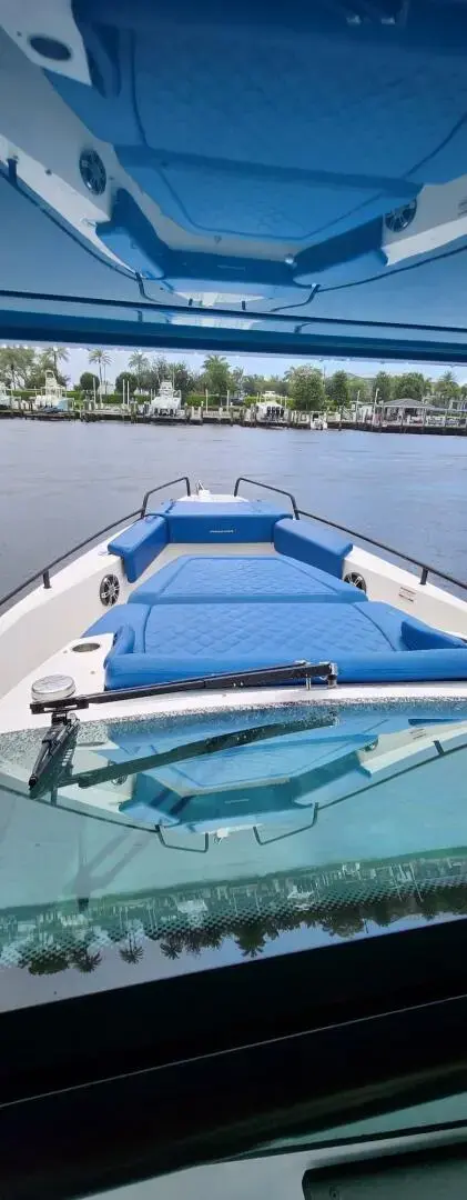 2019 Axopar 37 sun top