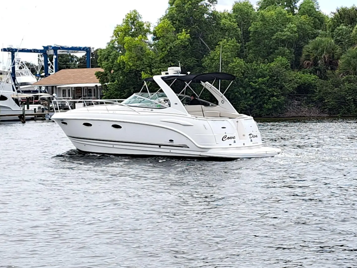 2005 Chaparral 330 signature cruiser