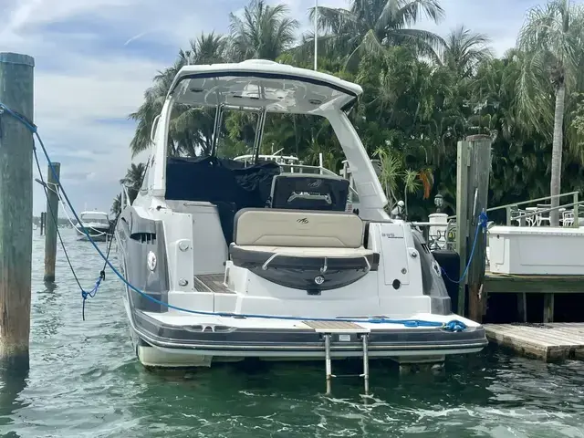 Monterey 335 Sport Yacht