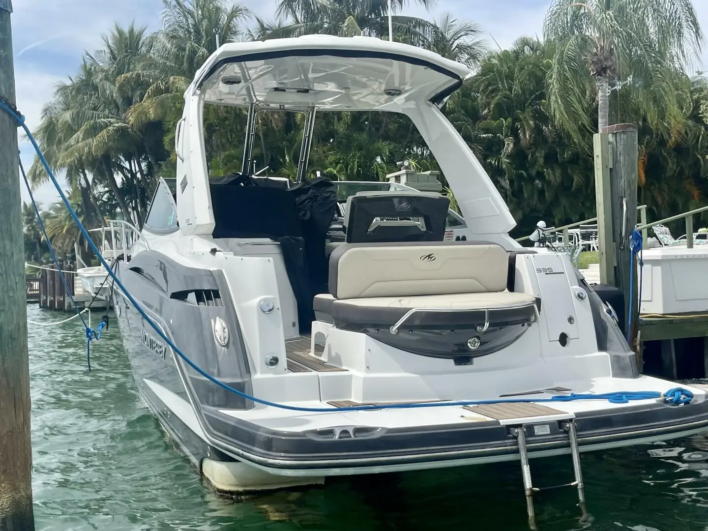 2016 Monterey 335 sport yacht