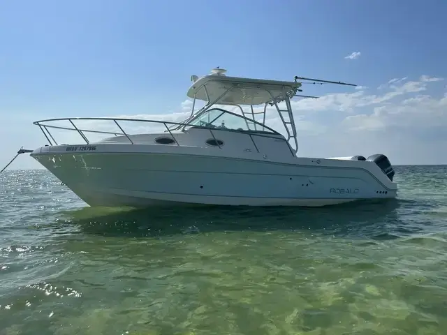 Robalo R305 Walkaround