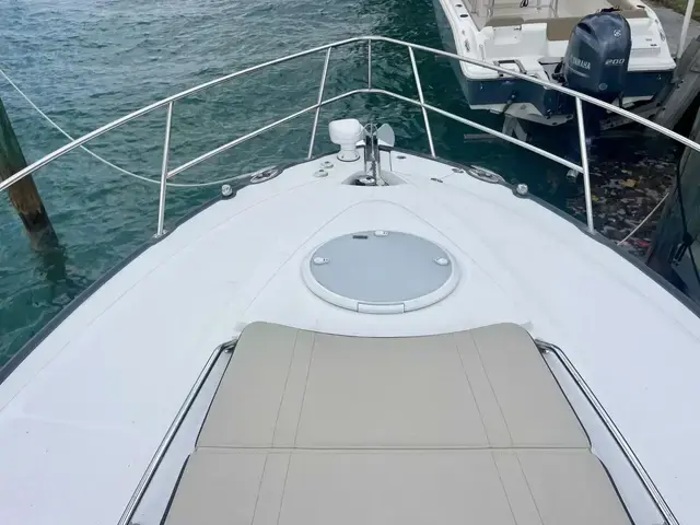 Monterey 335 Sport Yacht