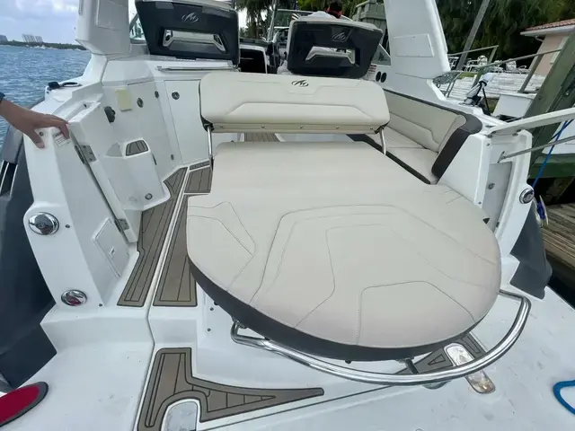 Monterey 335 Sport Yacht