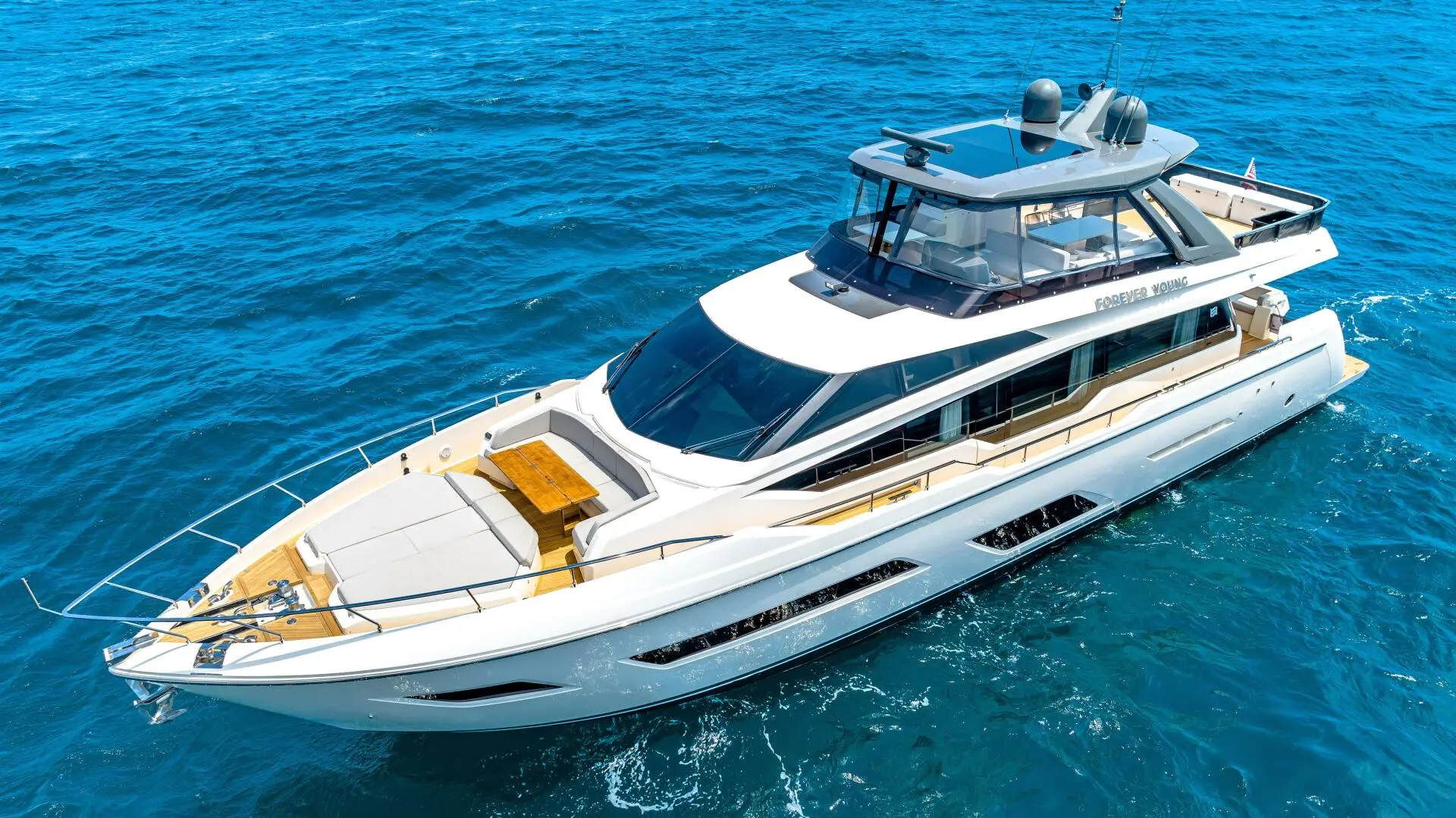 2019 Ferretti 780