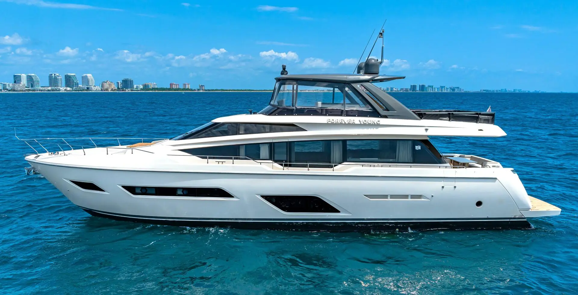 2019 Ferretti 780