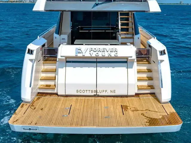 Ferretti Yachts 780