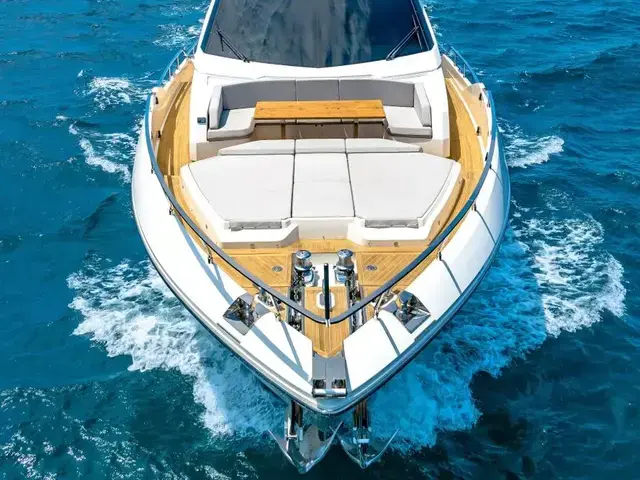 Ferretti Yachts 780