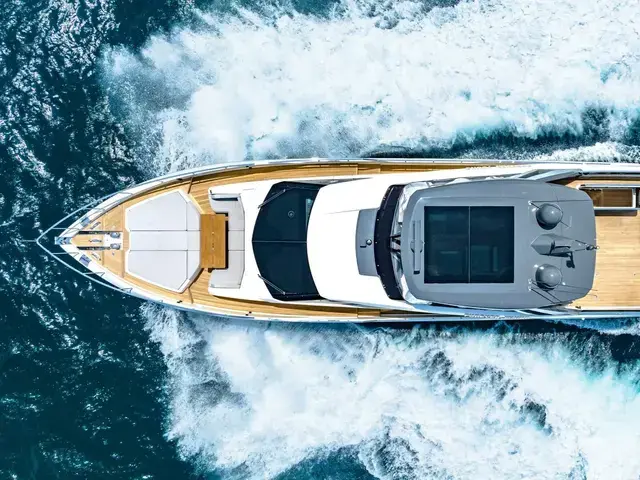 Ferretti Yachts 780