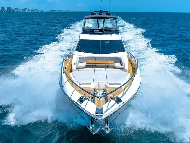 Ferretti Yachts 780