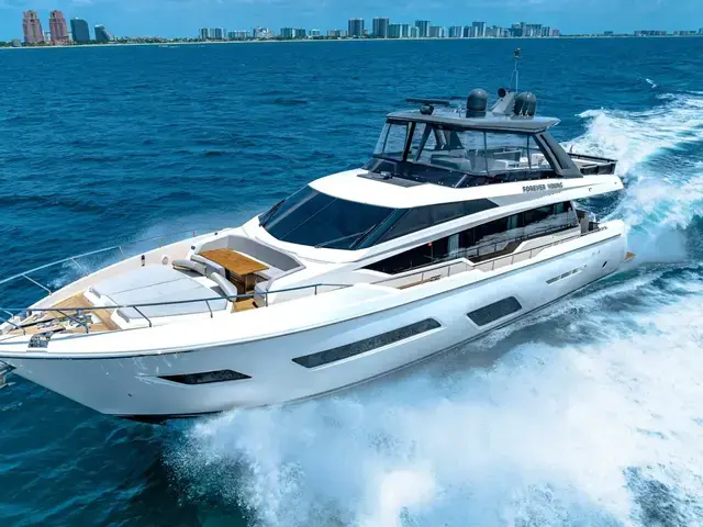 Ferretti Yachts 780