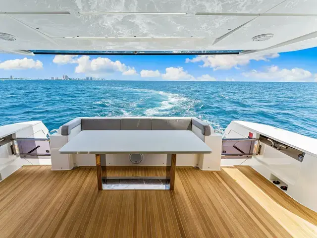 Ferretti Yachts 780