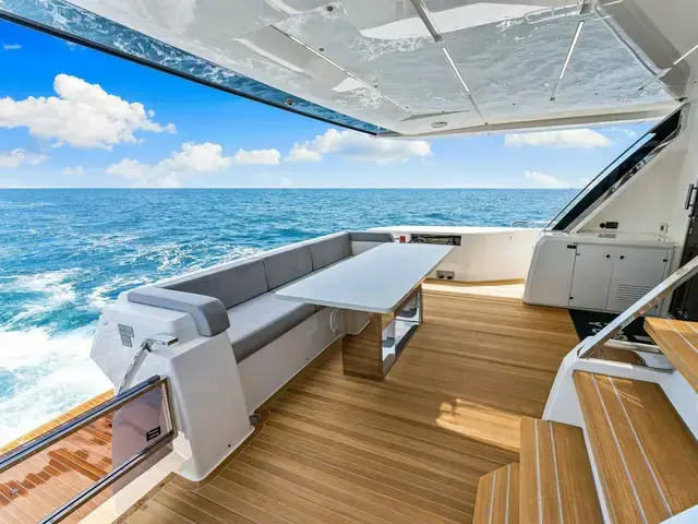 Ferretti Yachts 780