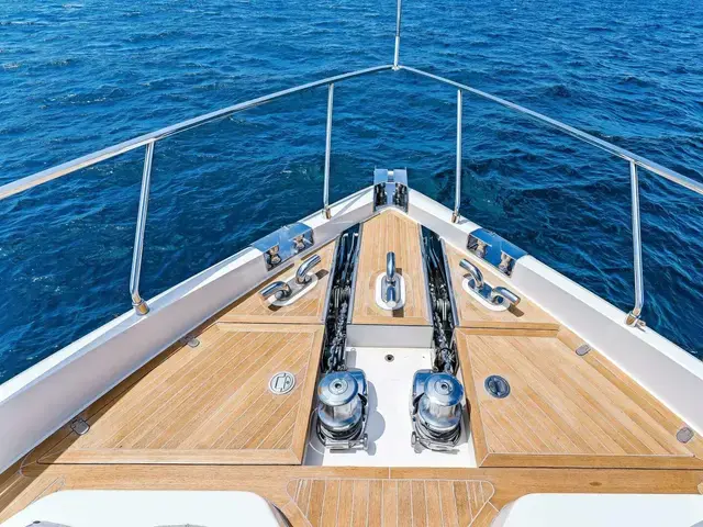 Ferretti Yachts 780