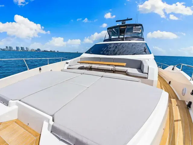 Ferretti Yachts 780