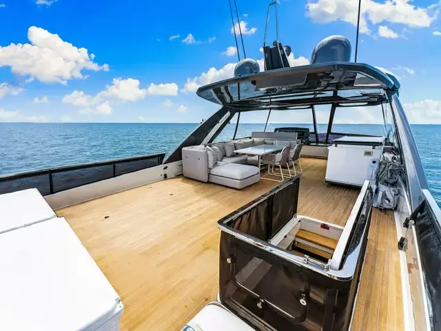 Ferretti Yachts 780