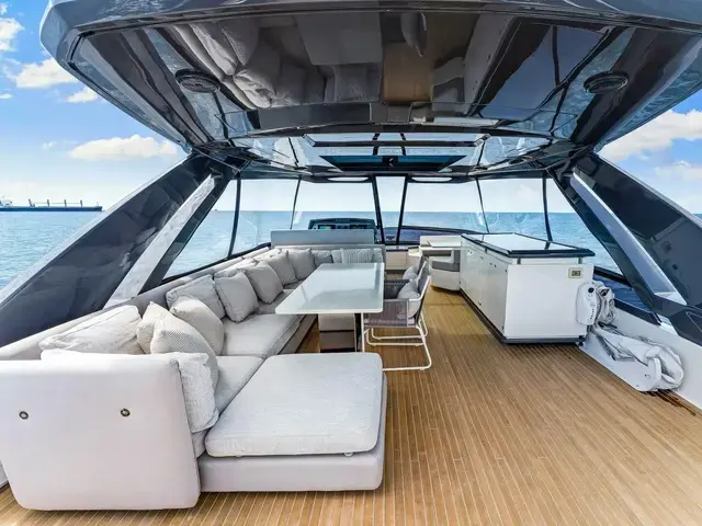 Ferretti Yachts 780