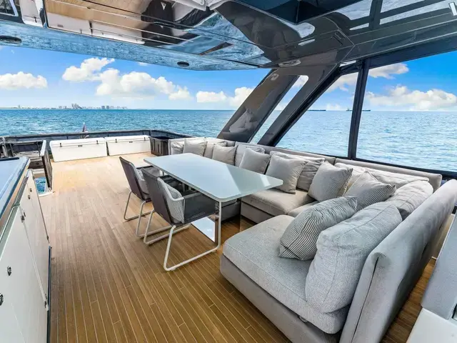 Ferretti Yachts 780