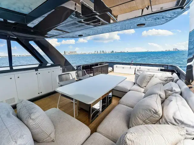 Ferretti Yachts 780