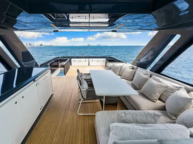 Ferretti Yachts 780