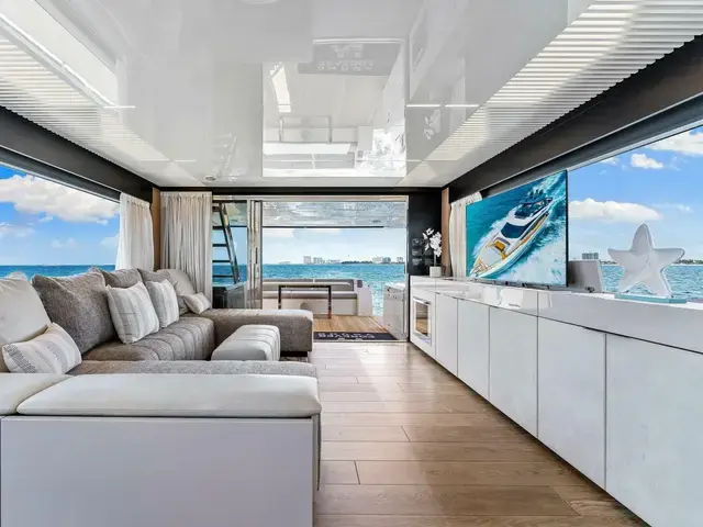 Ferretti Yachts 780