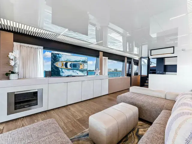 Ferretti Yachts 780