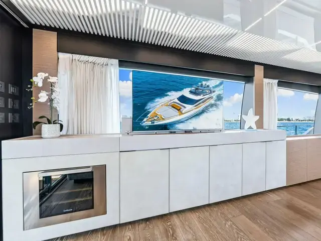 Ferretti Yachts 780