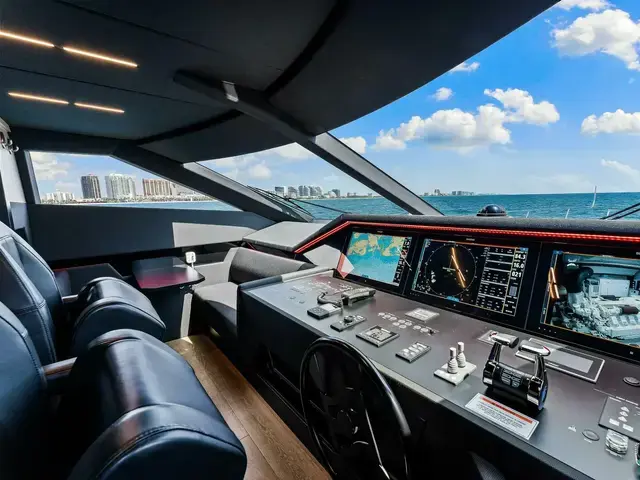 Ferretti Yachts 780