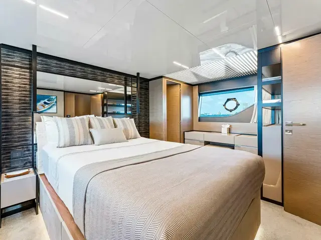 Ferretti Yachts 780