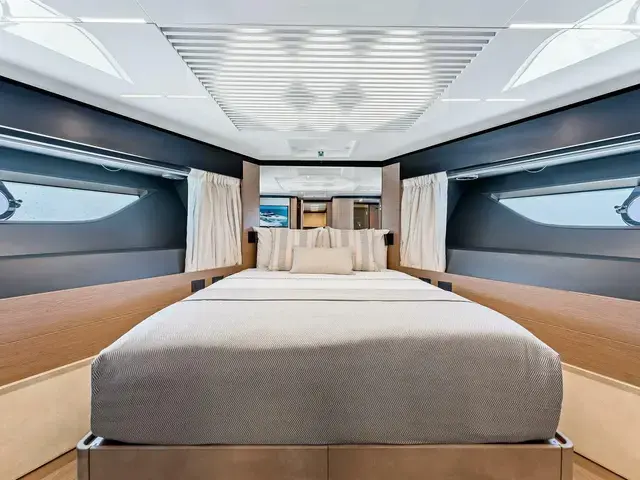 Ferretti Yachts 780