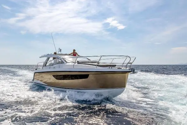 2024 Sealine s335 v